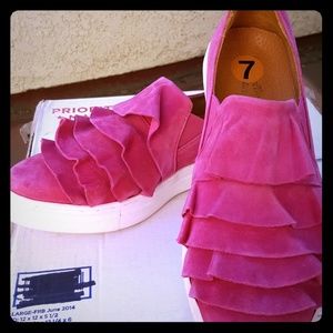 Seychelles ruffle suede upper leather lining flats